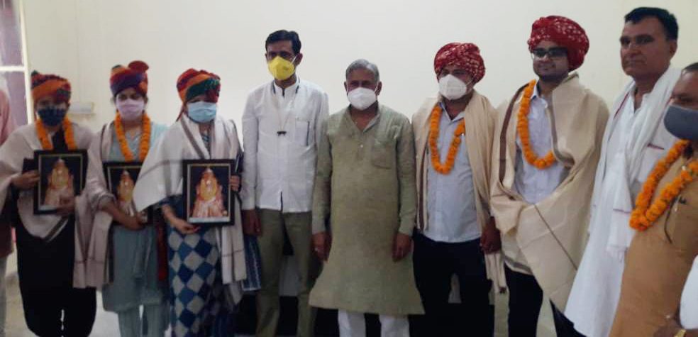 पूर्व विधायक व चेयरमेन ने किया आरएएस में  चयनितों का सम्मान