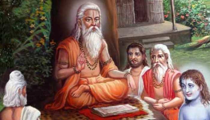 आज ही के दिन गुरु पूर्णिमा को हुआ था महर्षि वेदव्यास का जन्म 
