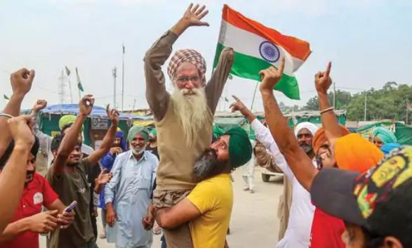 किसान आंदोलन 378 दिन बाद दिल्ली के बार्डर से स्थगित