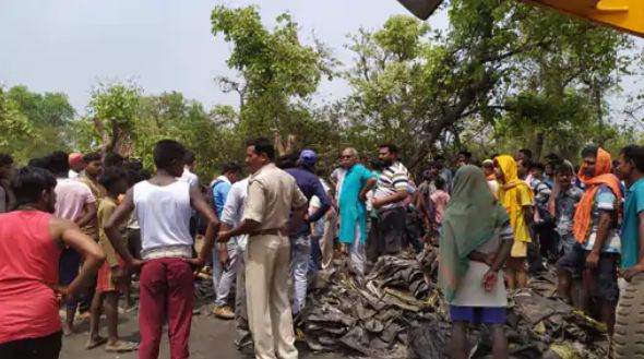 झारखंड में खदान हादसा : धनबाद में अवैध खनन के चलते 60 फीट धंसी कोयला खदान, 50 से ज्यादा मजदूर दबे