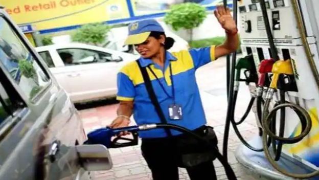 देश में पेट्रोल-डीजल के फिर बढ़ेंगे दाम? कच्चे तेल की कीमतों ने बढ़ाई टेंशन