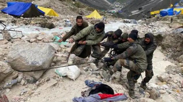 अमरनाथ हादसे में 15 श्रद्धालुओं की मौत और 40 लापता ; रेस्क्यू ऑपरेशन जारी