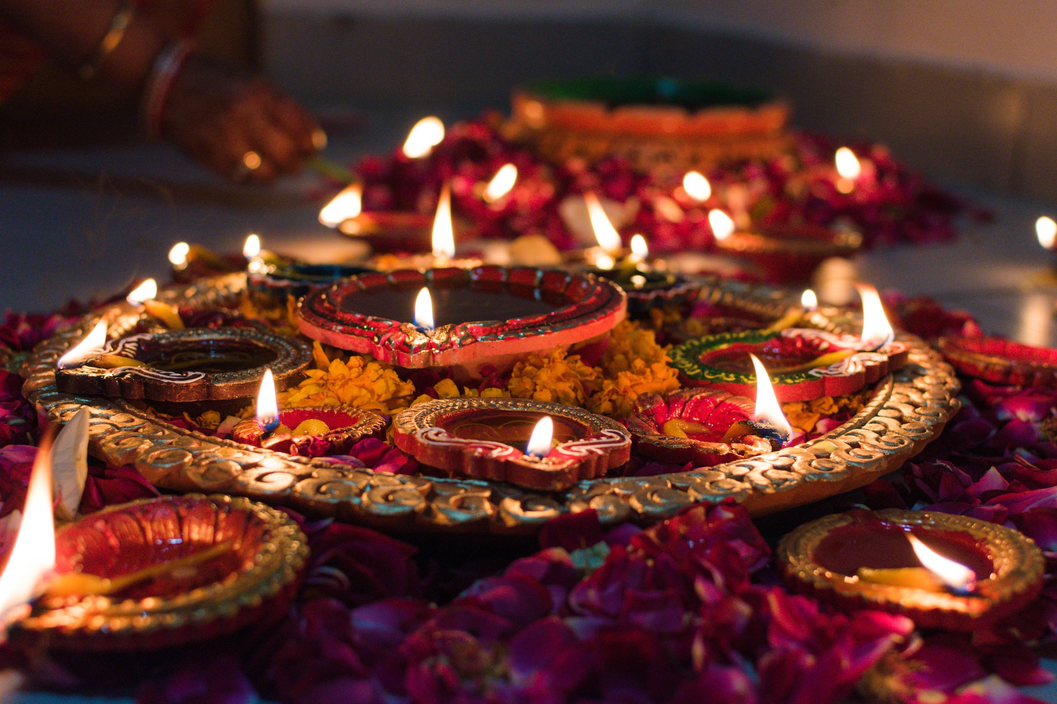 कार्तिक पूर्णिमा कब है? जानें स्नान, दान व पूजन का शुभ मुहूर्त और दीपदान का महत्व