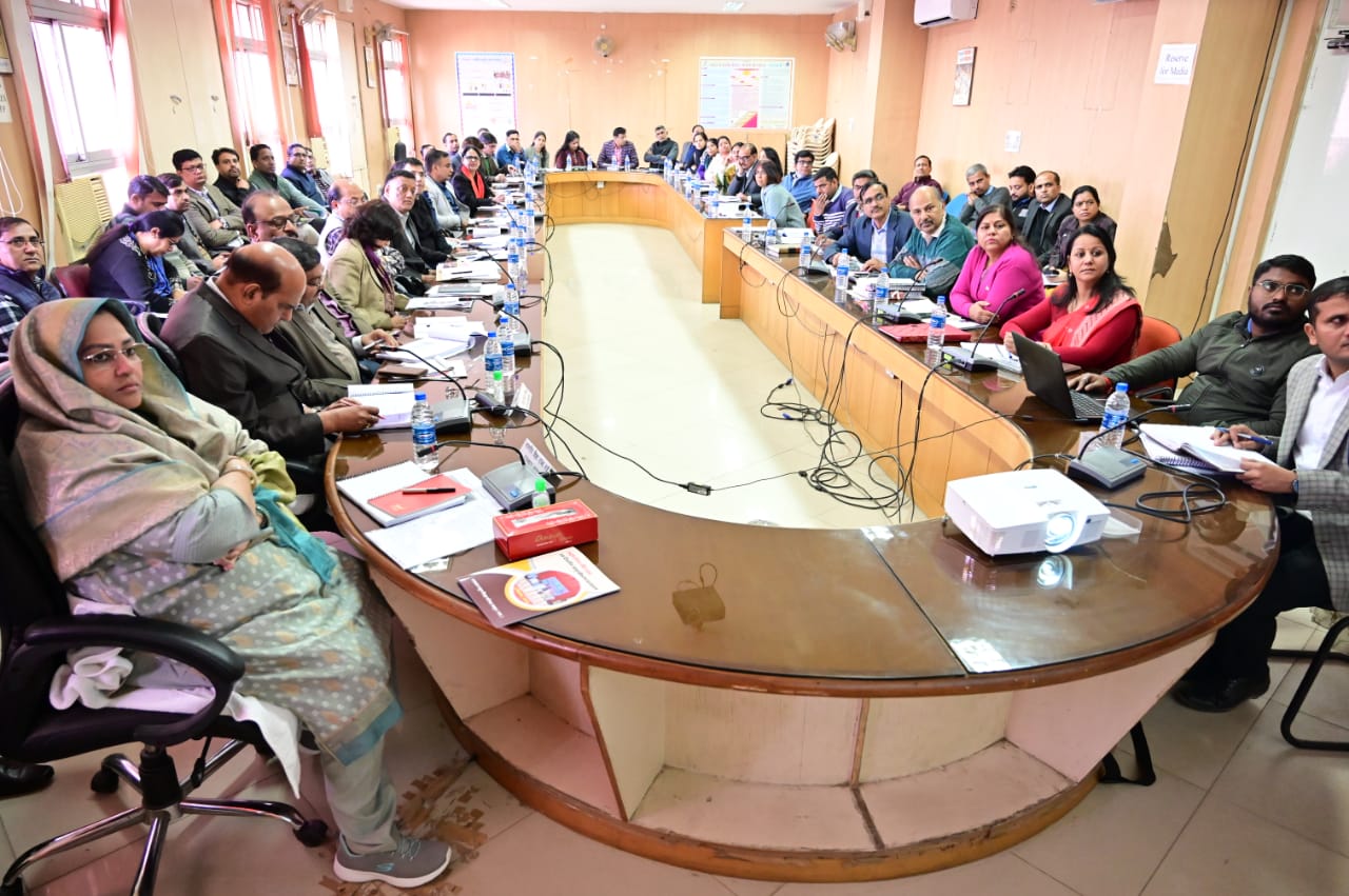 शिक्षा राज्य मंत्री ने की समग्र शिक्षा के कार्यों की समीक्षा