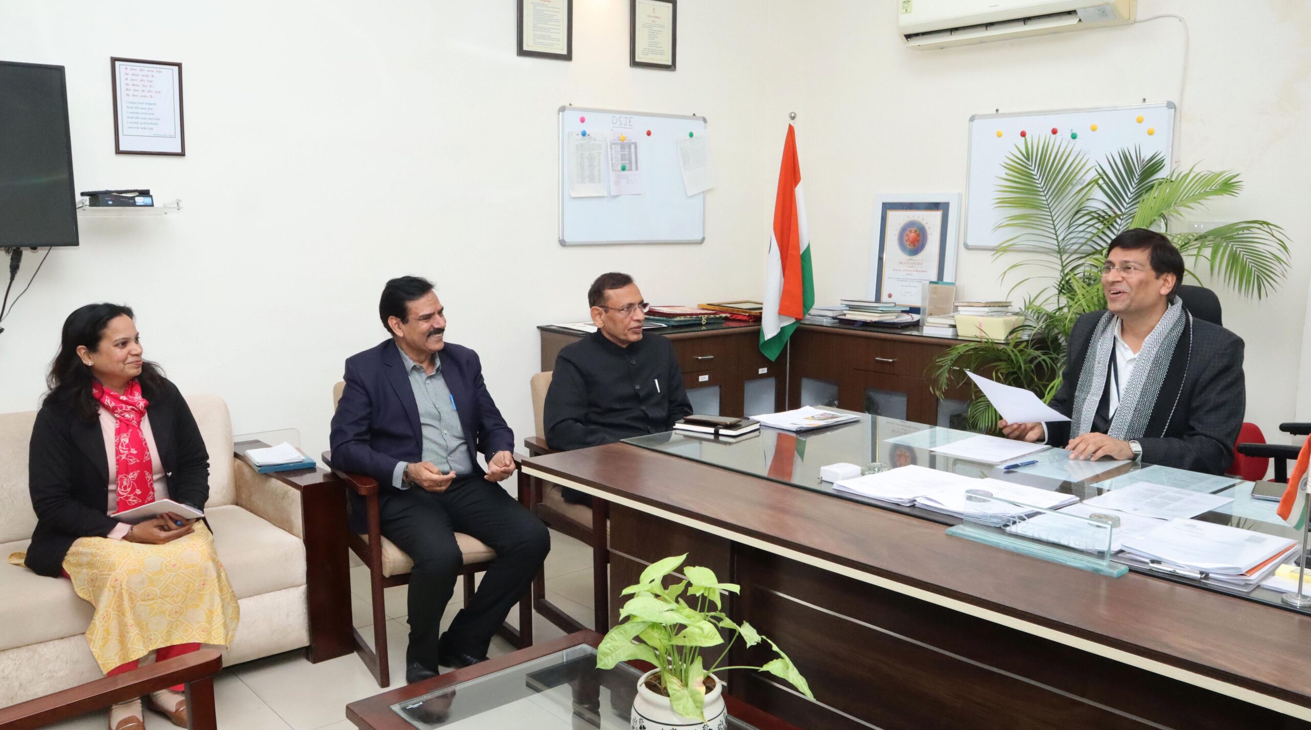 डॉ. समित शर्मा ने सूचना एवं जनसम्पर्क विभाग के शासन सचिव का कार्यभार किया ग्रहण