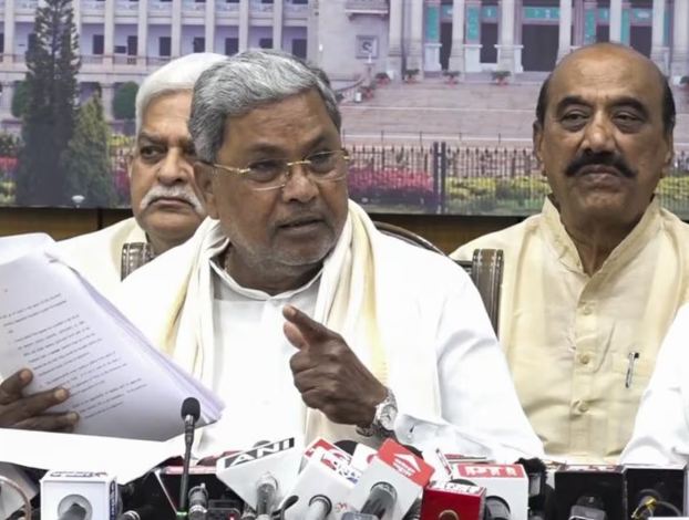 कर्नाटक सीएम एम सिद्धारमैया पर एफआईआर दर्ज