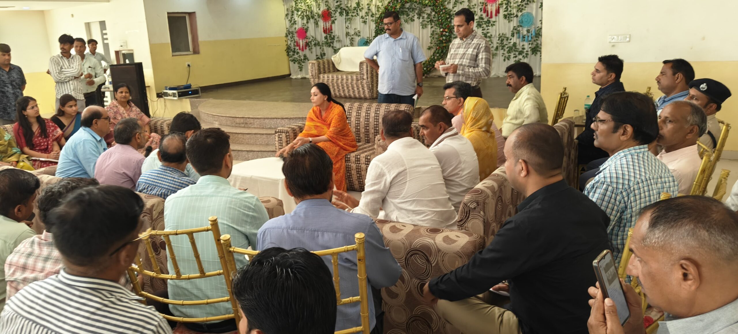 उप मुख्यमंत्री दिया कुमारी ने बजट में सड़क निर्माण में की गई घोषणा को पूर्ण करने को लेकर ली बैठक
